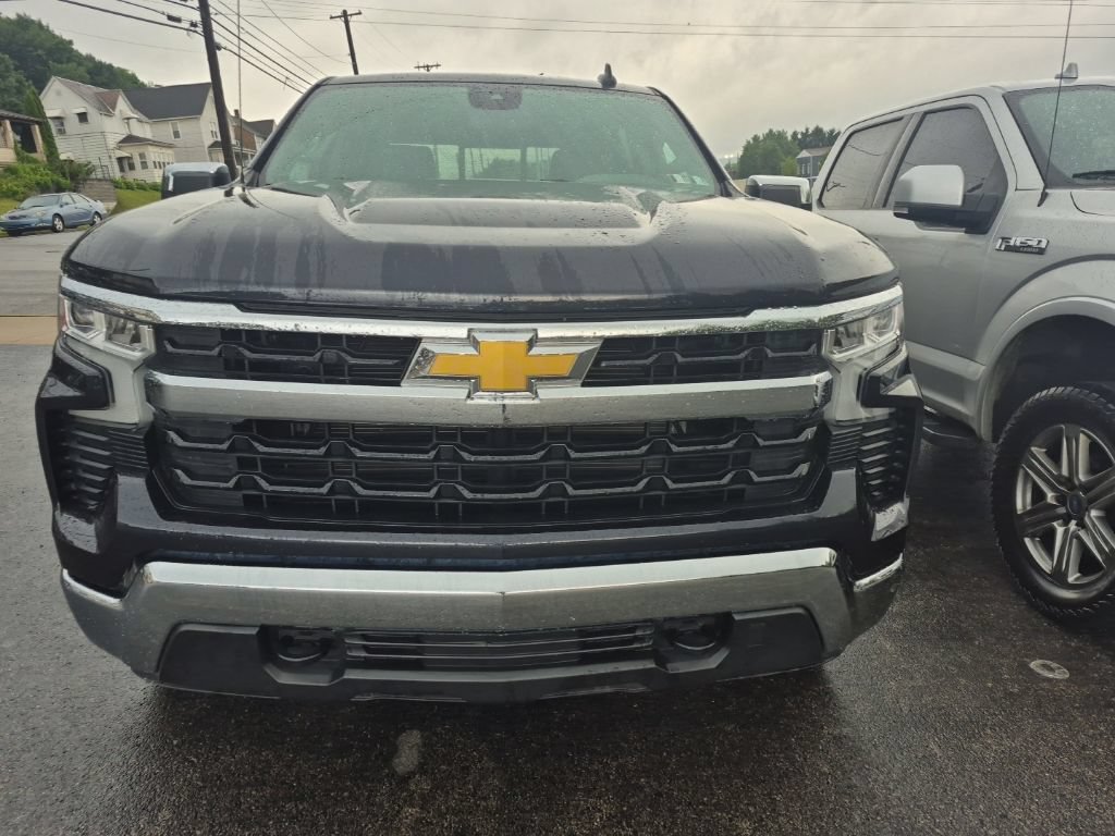 Used 2023 Chevrolet Silverado 1500 LT AWD/4WD image 2