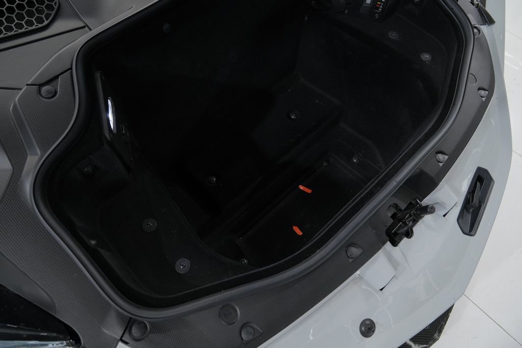 Used 2025 Lamborghini Revuelto image 48