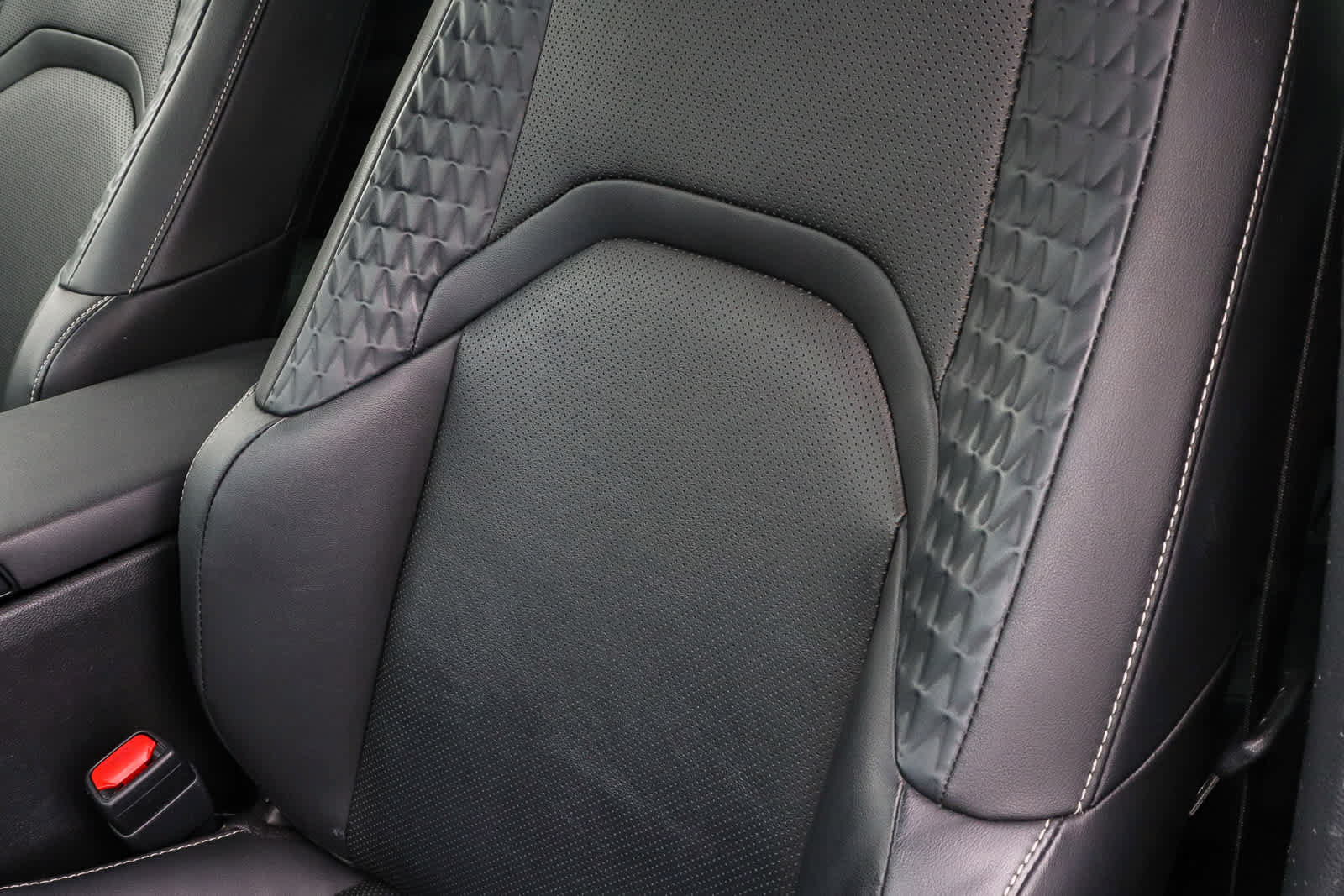 Used 2020 Lexus UX 250h w/ Premium Package AWD/4WD image 31