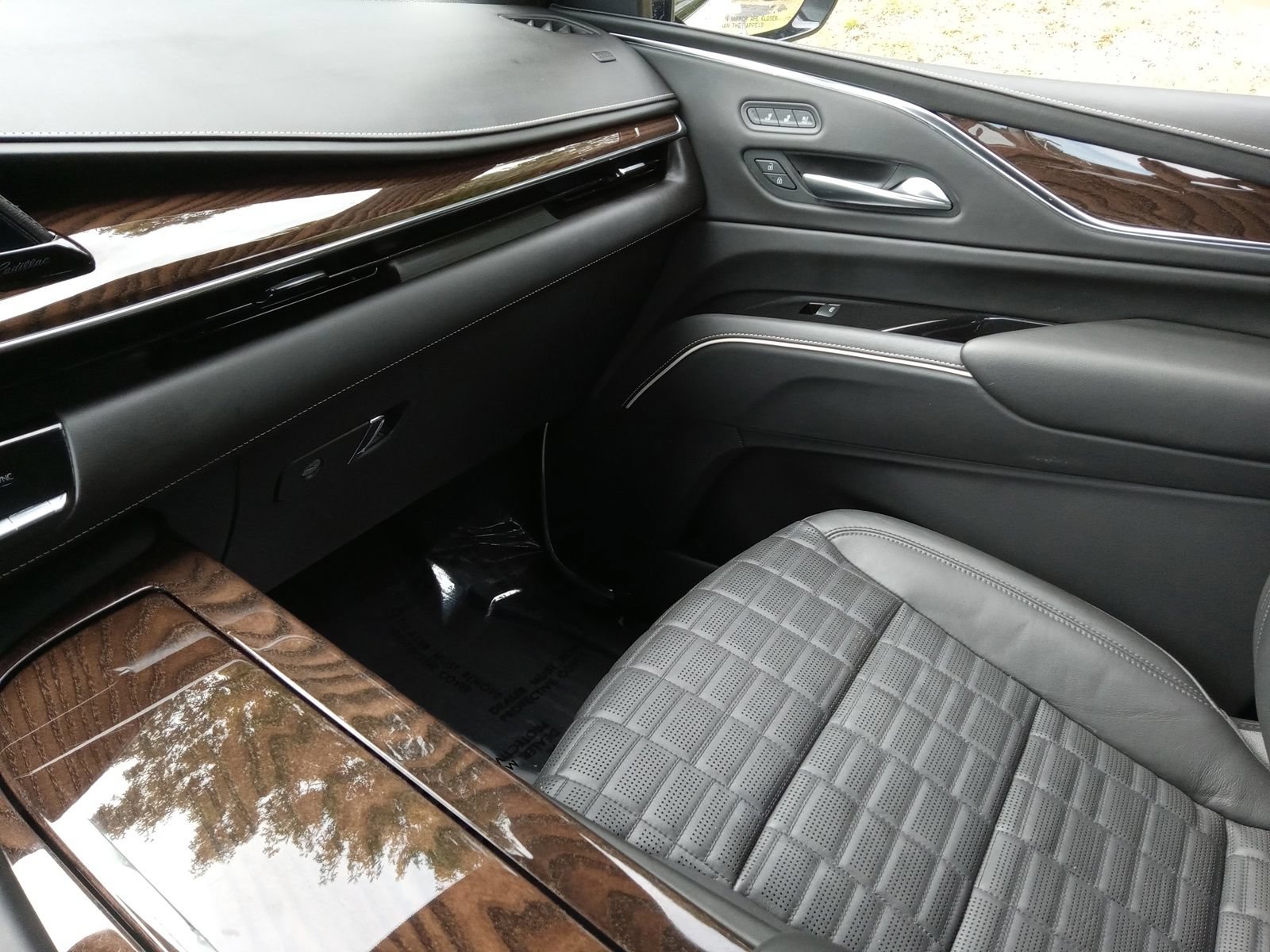 Used 2023 Cadillac Escalade Sport Platinum AWD/4WD image 19