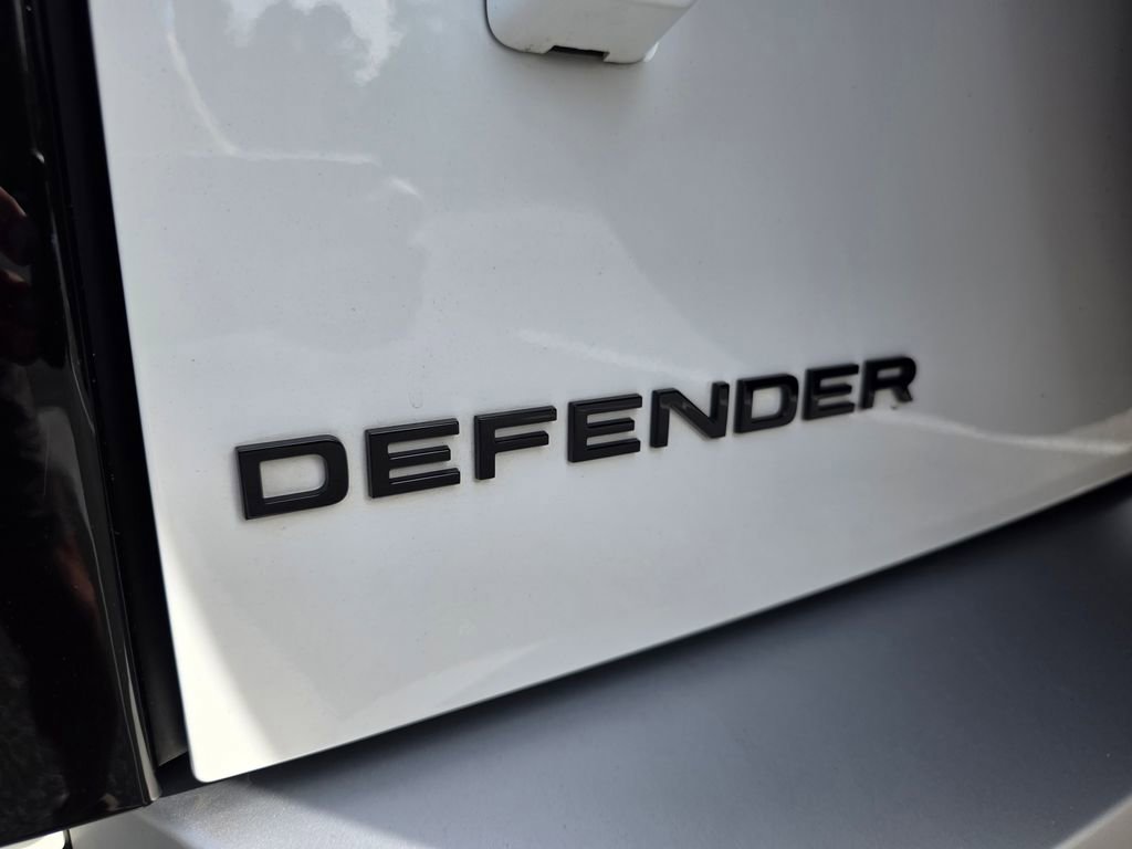 Used 2023 Land Rover Defender 110 S AWD/4WD image 37