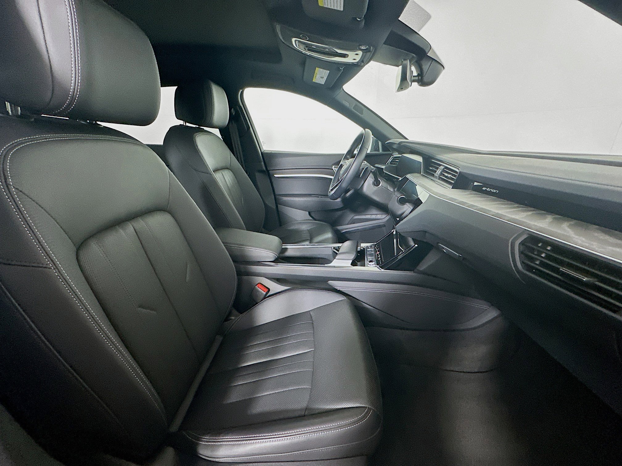 Used 2024 Audi Q8 e-tron Premium Plus w/ Premium Plus Package image 33