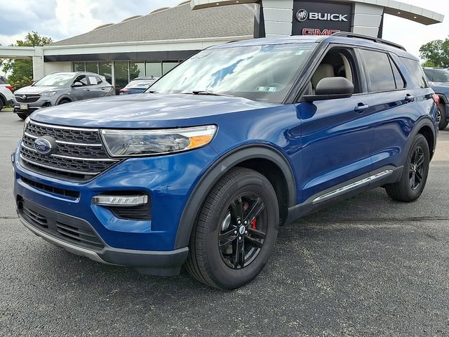 Used 2023 Ford Explorer XLT w/ Equipment Group 202A RWD image 3