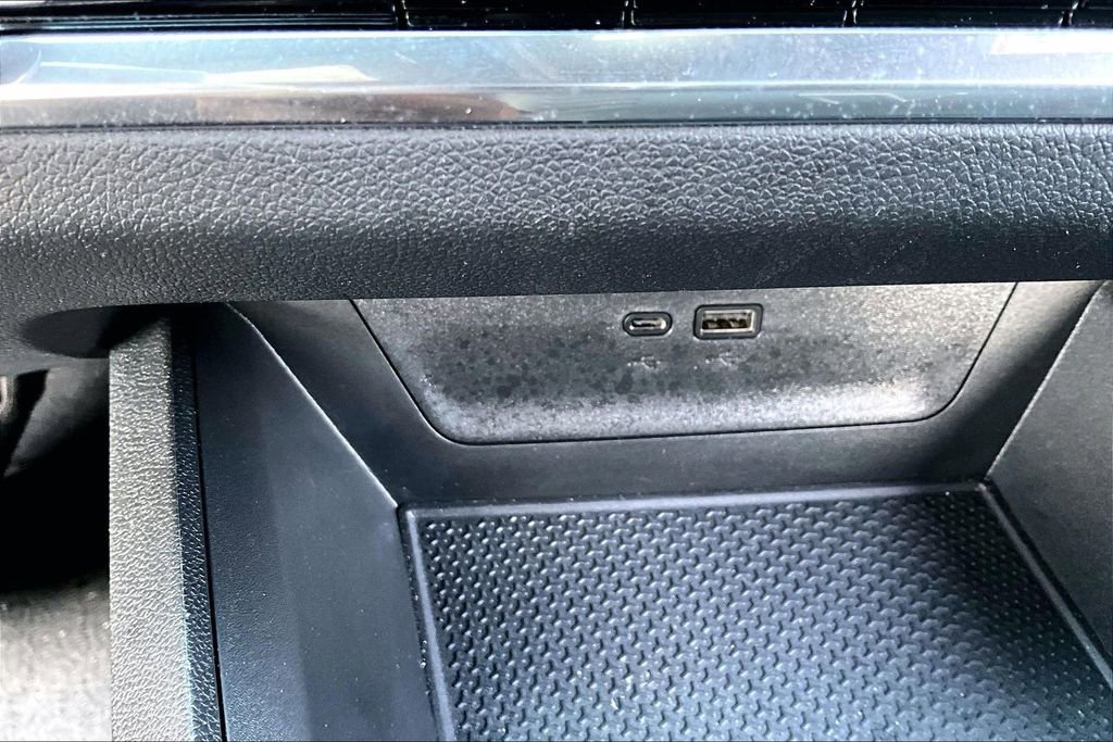 Used 2025 Chevrolet Equinox LT w/ Safety and Technology Package image 14