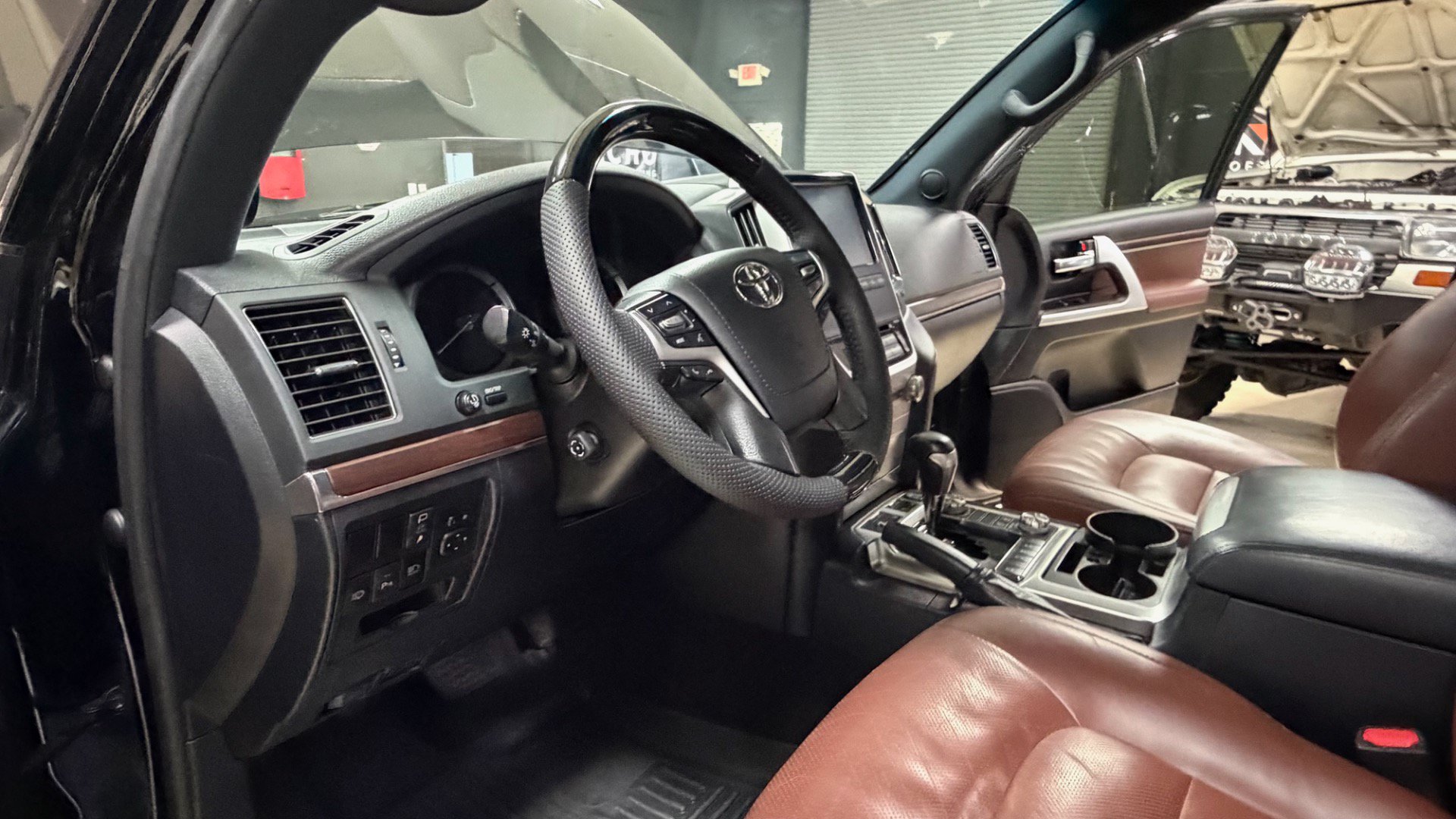 Used 2019 Toyota Land Cruiser AWD/4WD image 17
