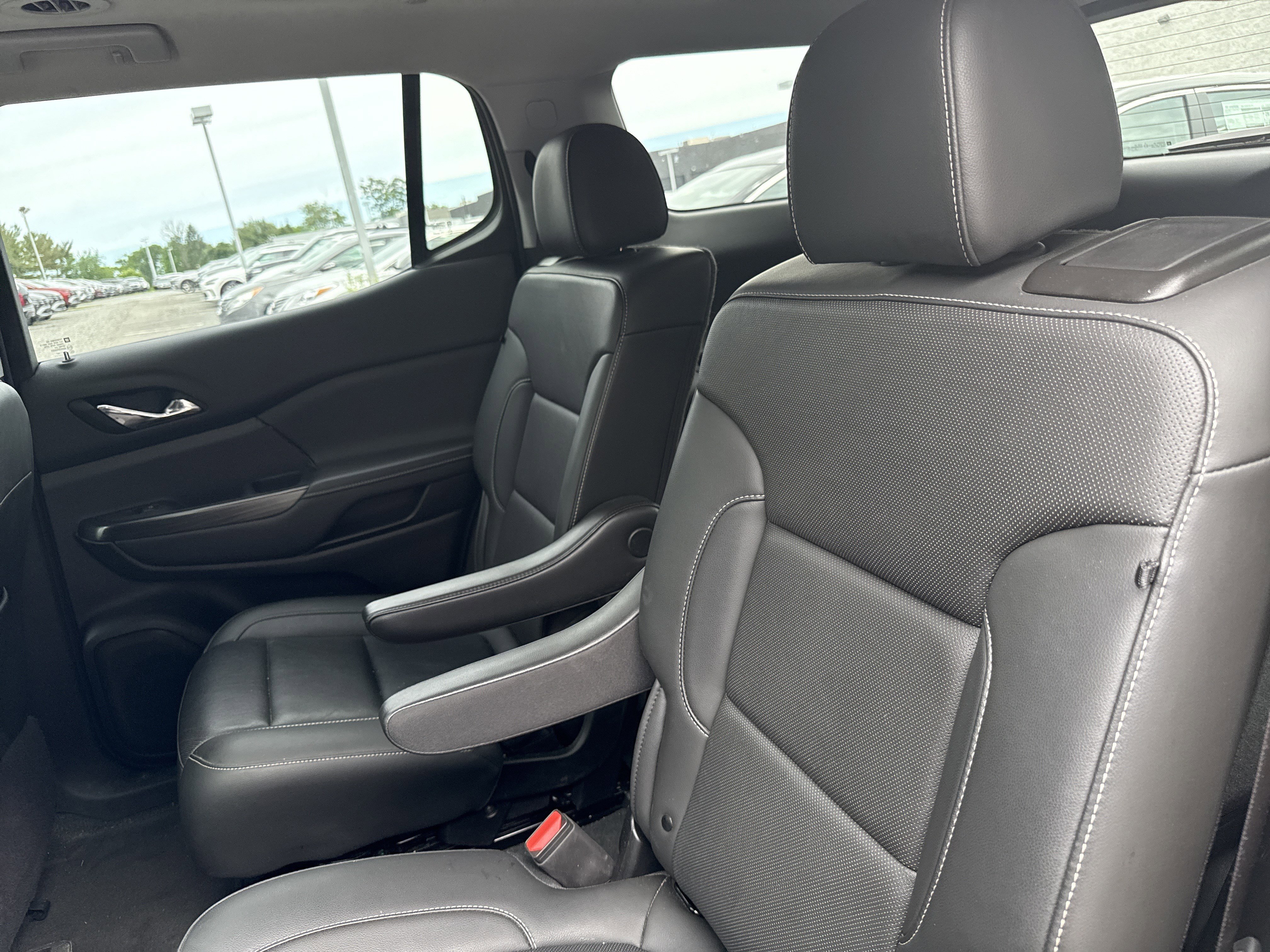 Used 2023 GMC Acadia SLT w/ Preferred Package AWD/4WD image 11