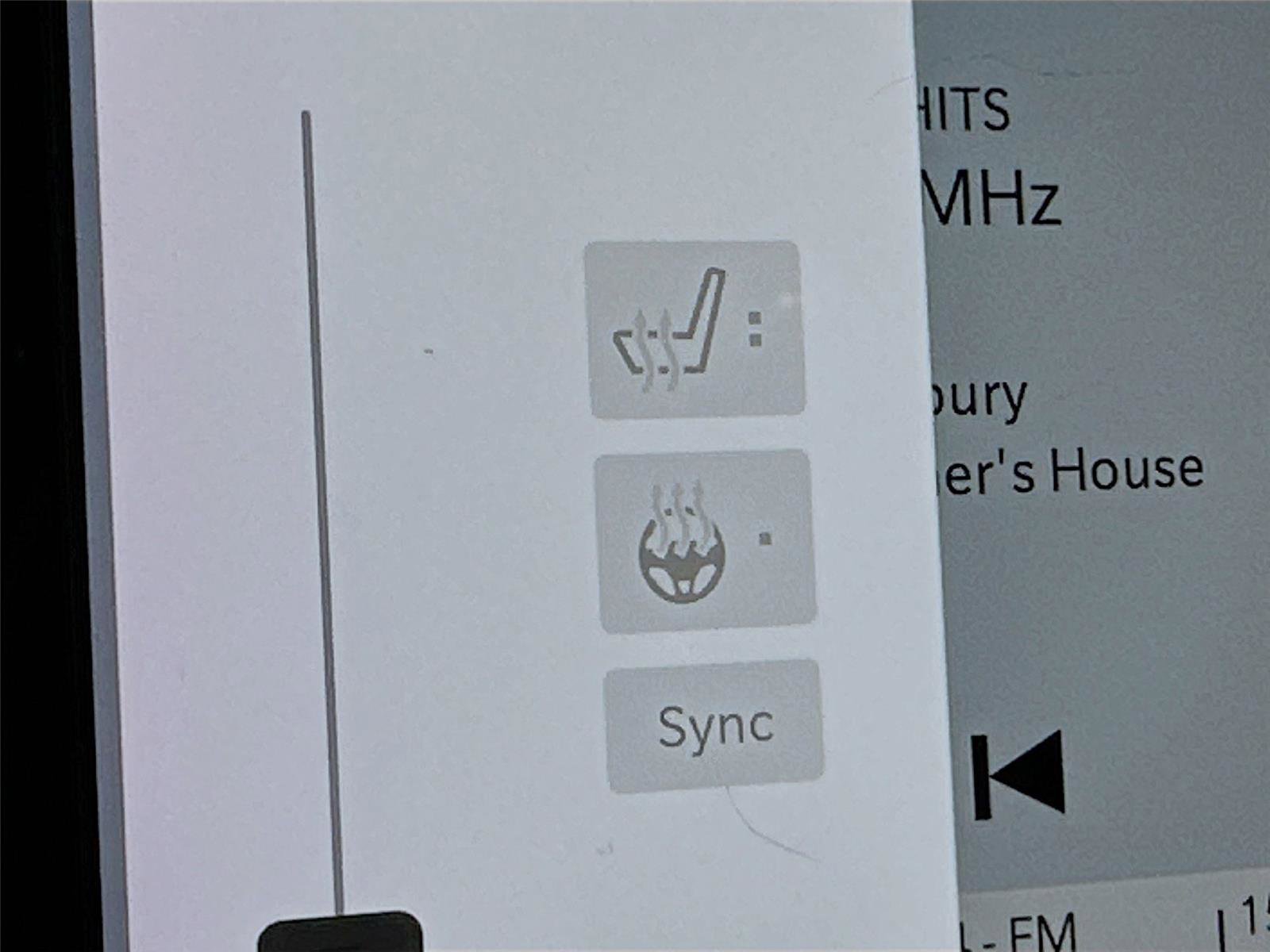 Used 2023 Chrysler Pacifica Touring-L image 16