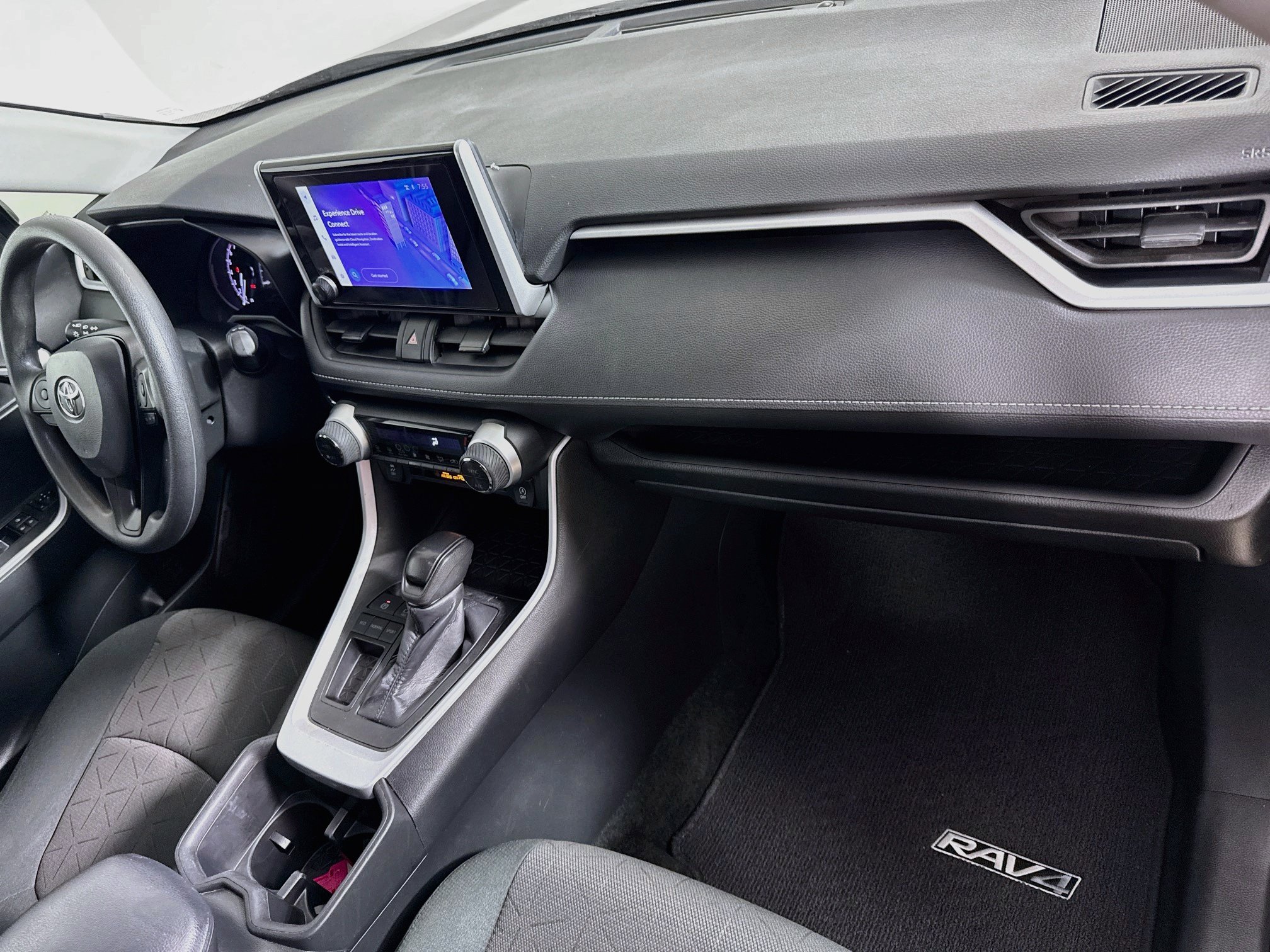 Certified 2024 Toyota RAV4 XLE FWD image 29