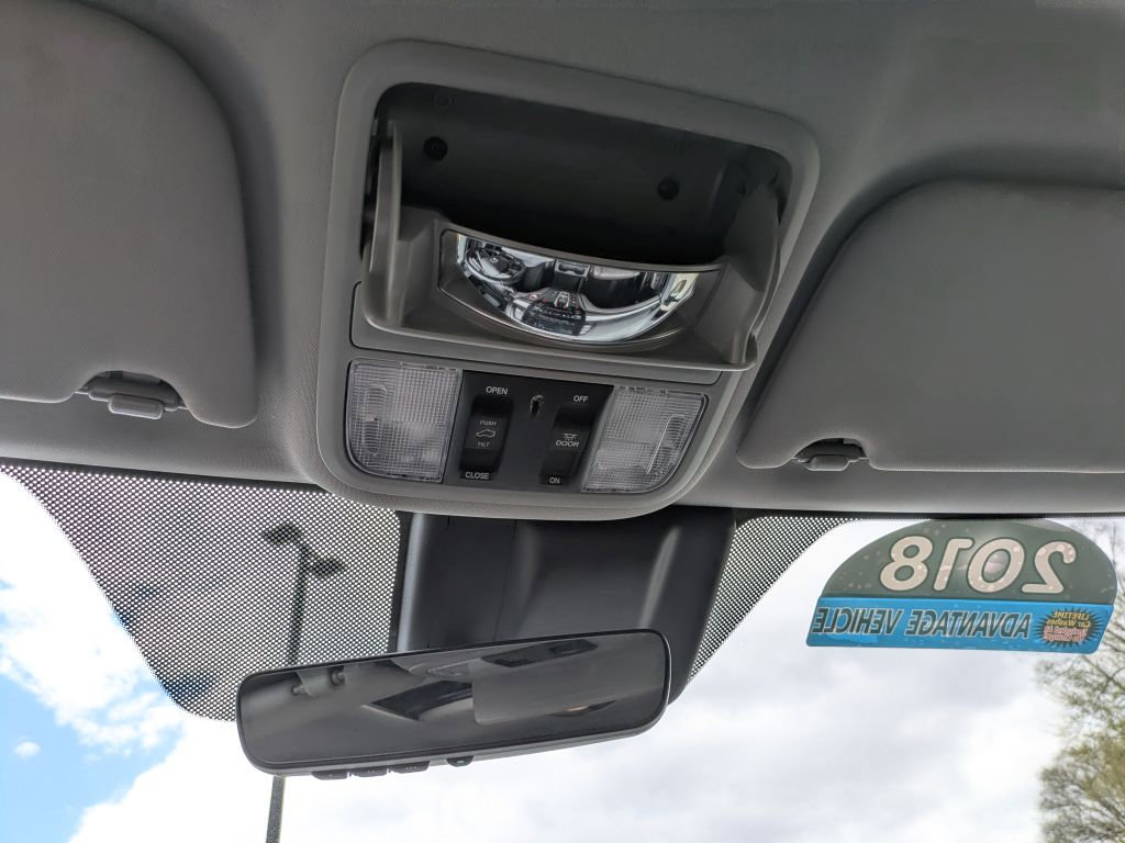 Used 2018 Honda Odyssey EX-L image 25