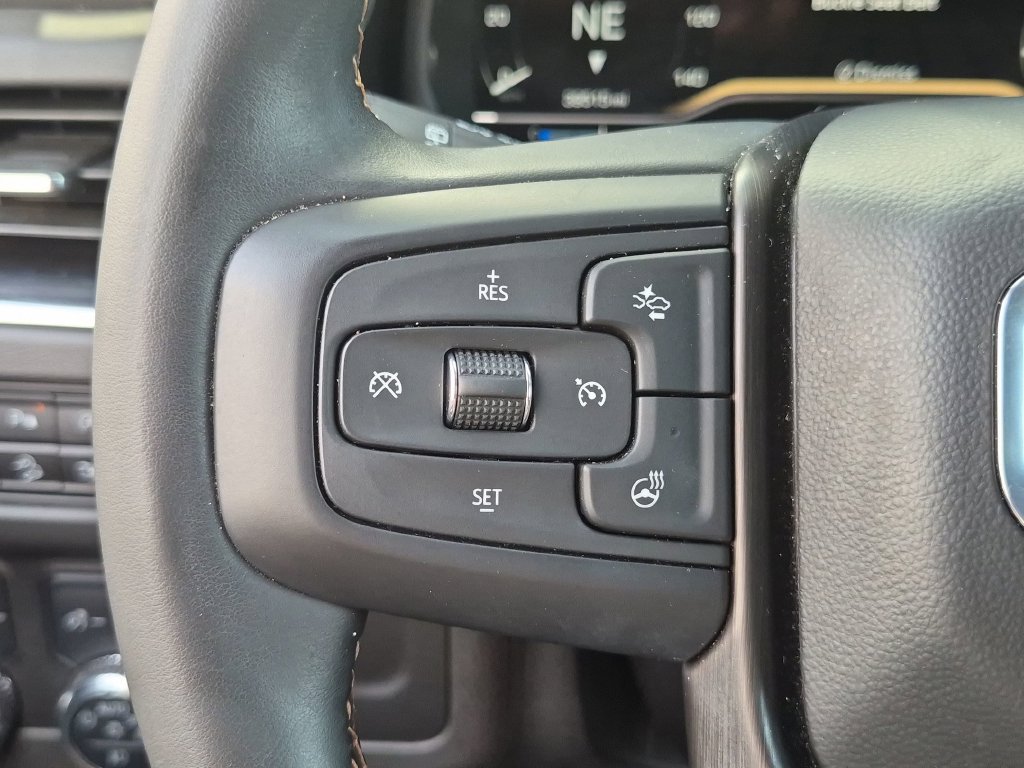 Used 2024 GMC Yukon XL AT4 w/ Technology Package AWD/4WD image 21