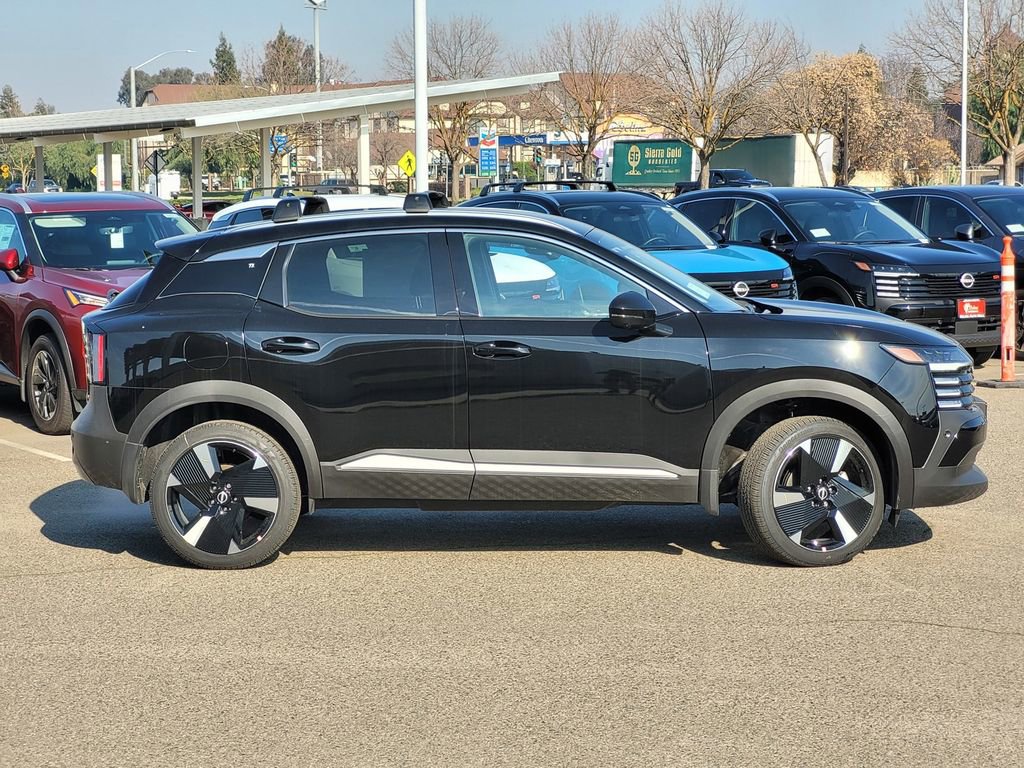 New 2026 Nissan Kicks SR image 3
