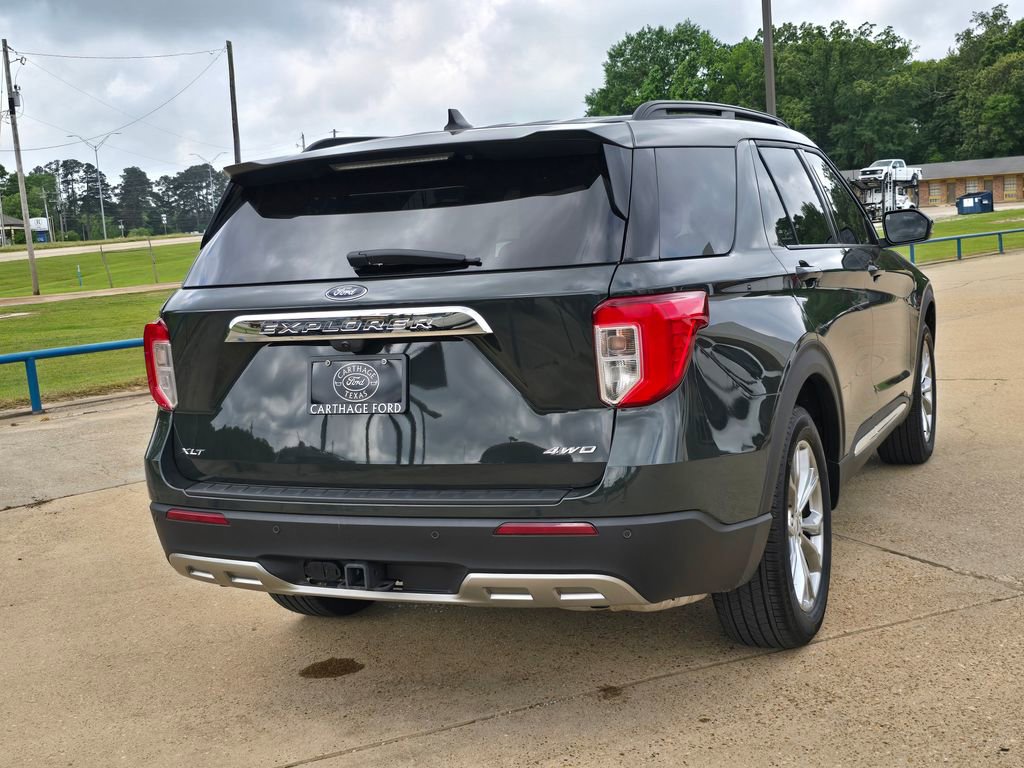 Used 2024 Ford Explorer XLT w/ Equipment Group 202A AWD/4WD image 4