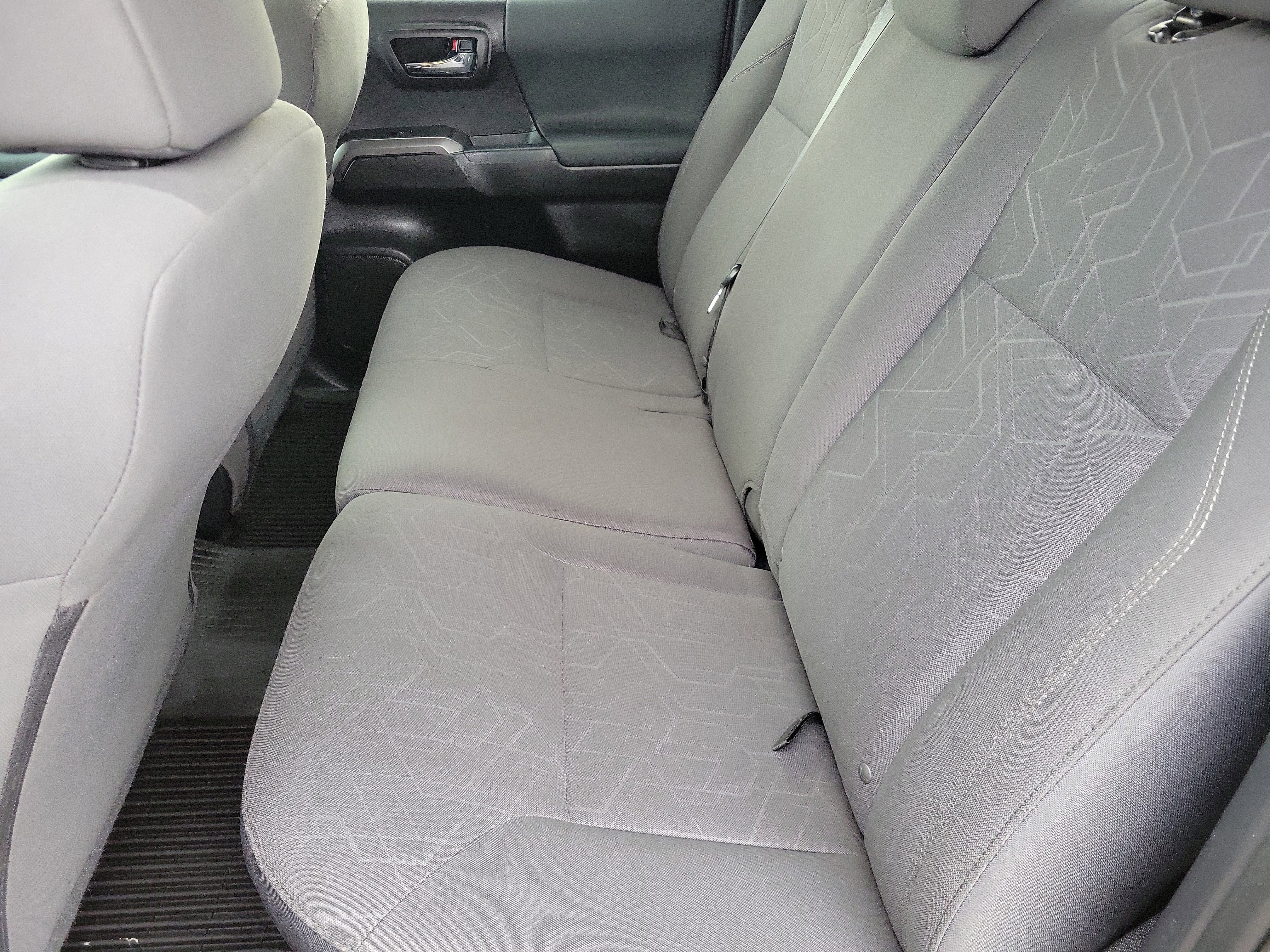 Used 2018 Toyota Tacoma TRD Off-Road image 12