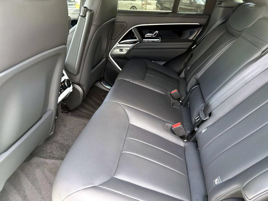 New 2026 Land Rover Range Rover SE AWD/4WD image 13