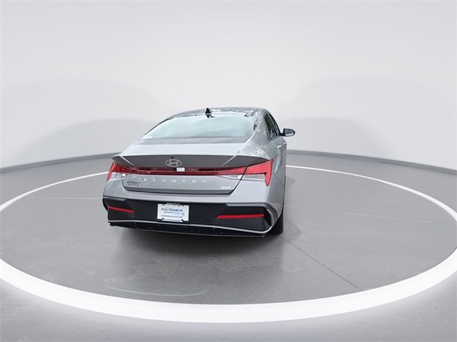 New 2025 Hyundai Elantra Limited image 8