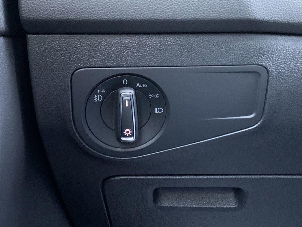 Used 2020 Volkswagen Tiguan SEL Premium R-Line image 16