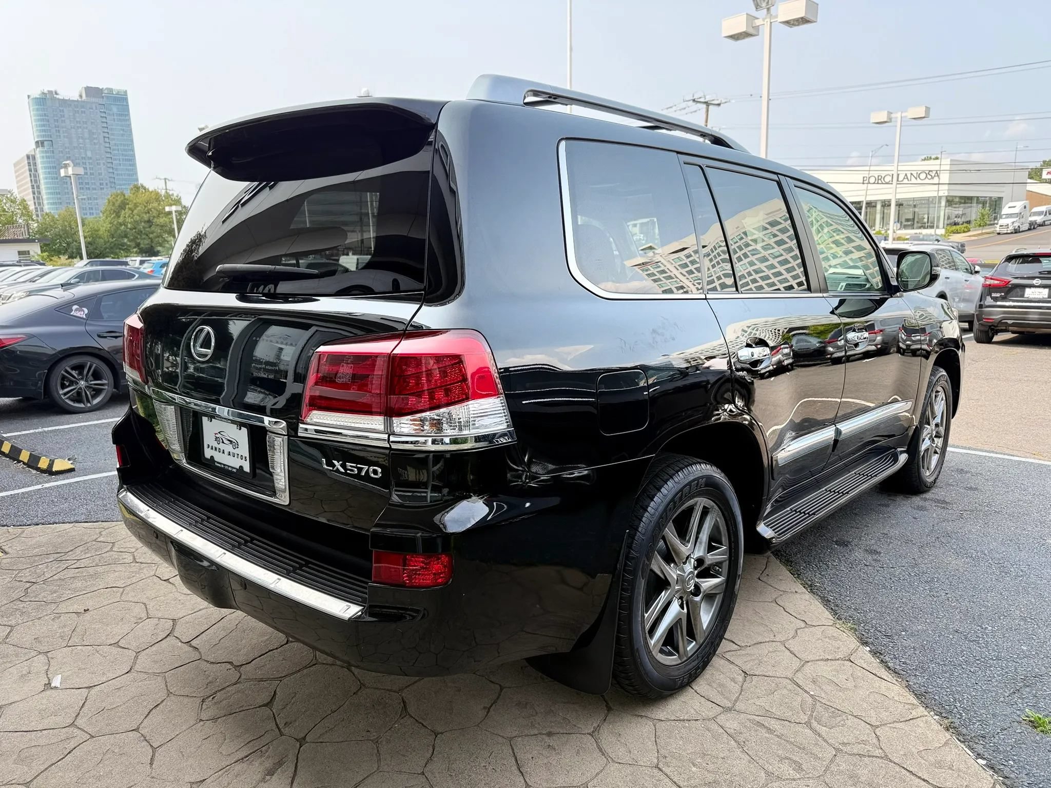 Used 2013 Lexus LX 570 4WD image 7