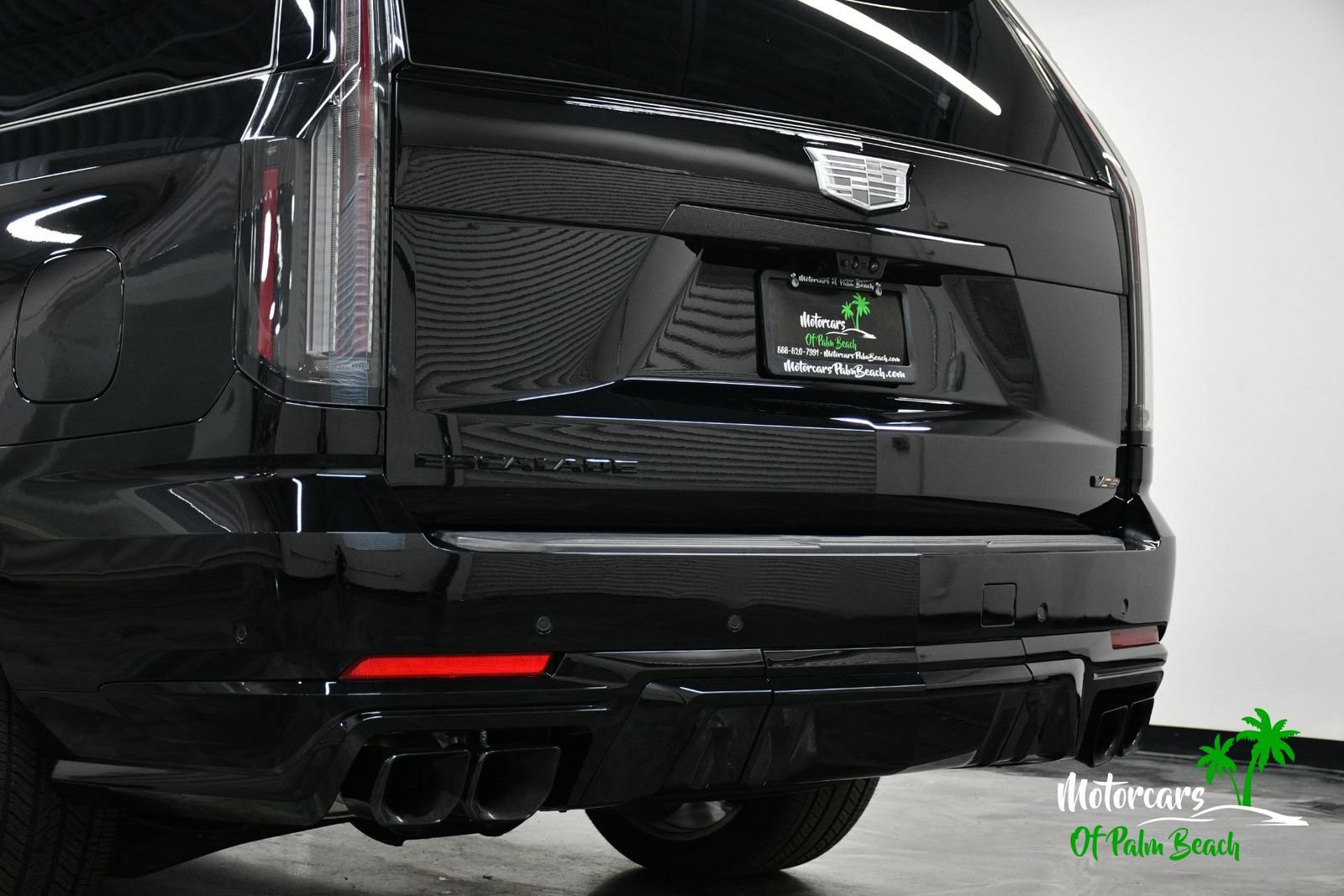 Used 2026 Cadillac Escalade ESV V w/ LPO, ONYX Package AWD/4WD image 11