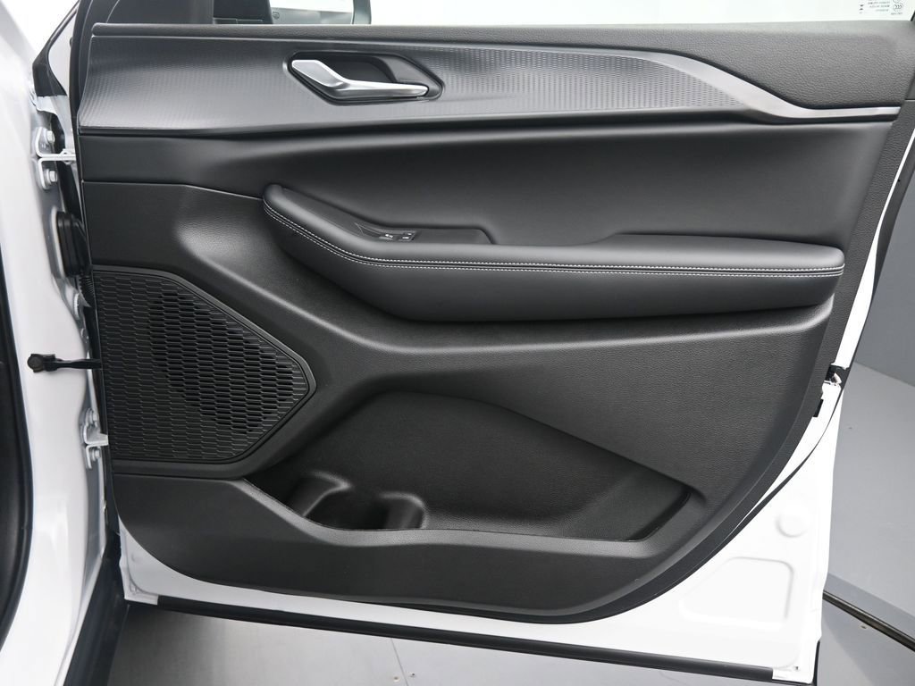 New 2025 Jeep Grand Cherokee Laredo X image 20