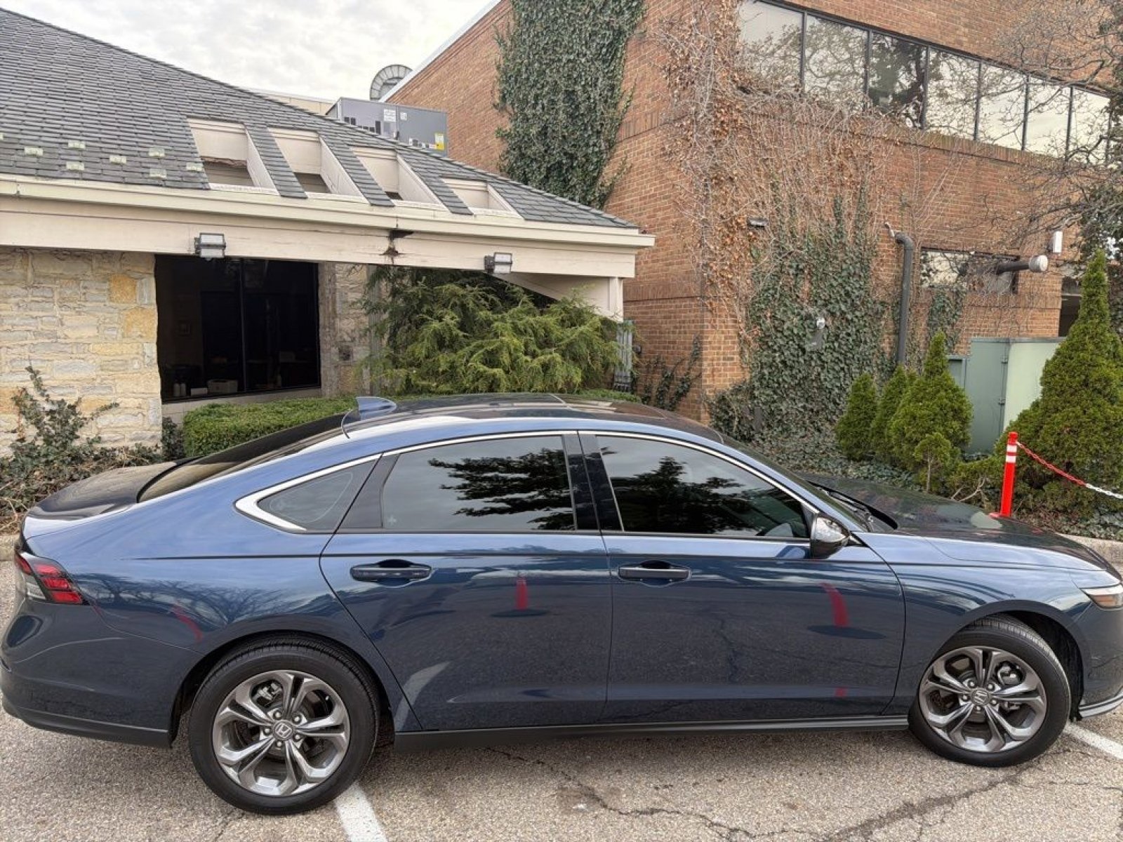 Certified 2024 Honda Accord EX image 23