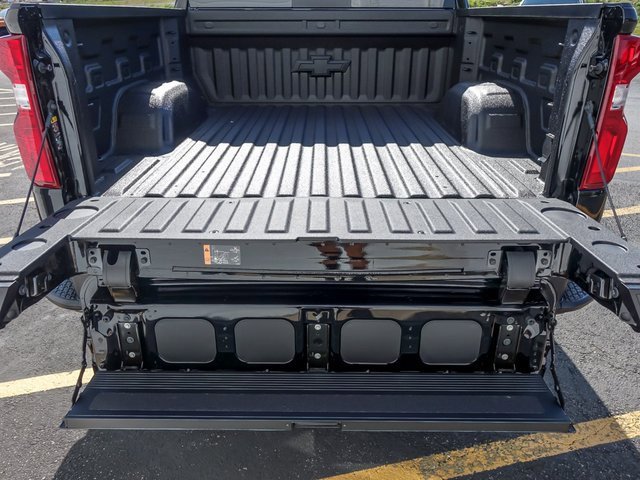 New 2026 Chevrolet Silverado 1500 ZR2 image 10