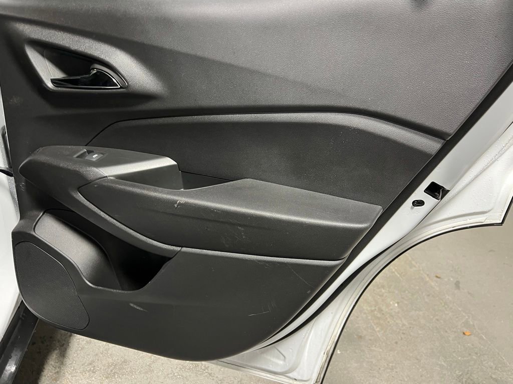 Used 2025 Chevrolet Trax LT image 11