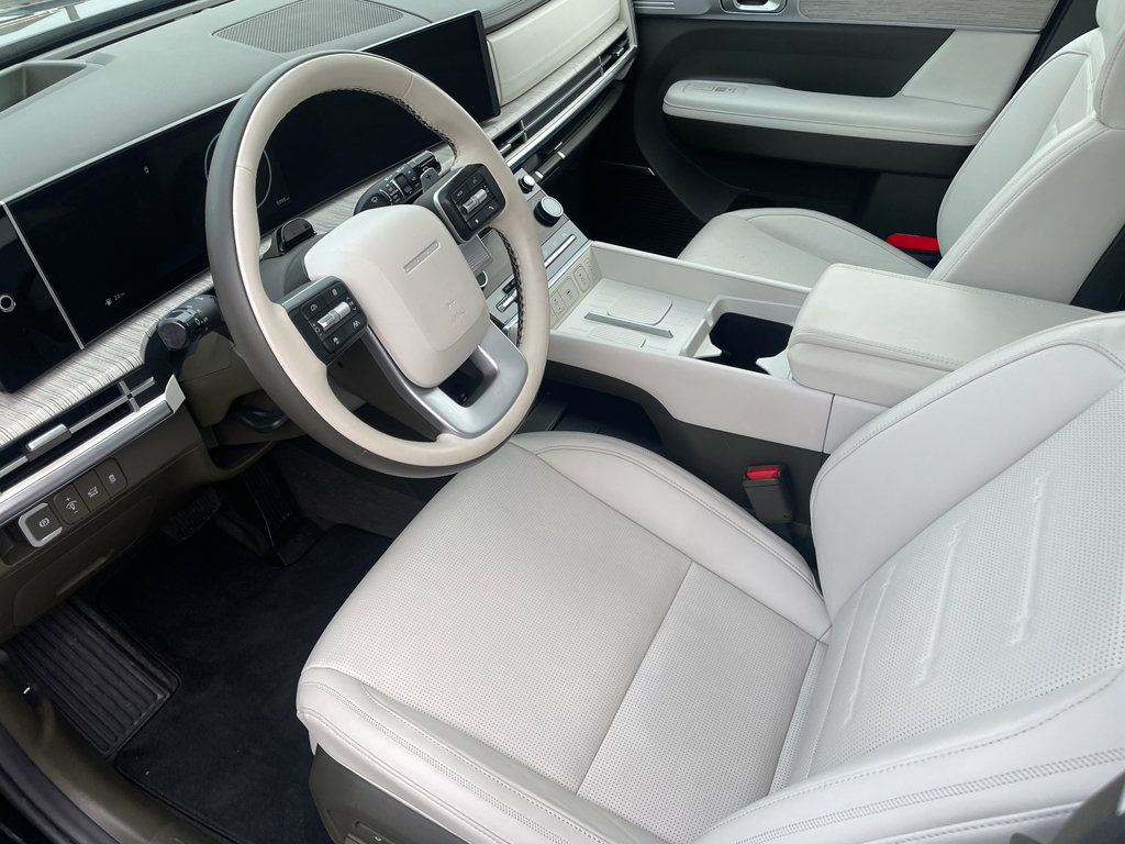 Used 2025 Hyundai Santa Fe Calligraphy image 13
