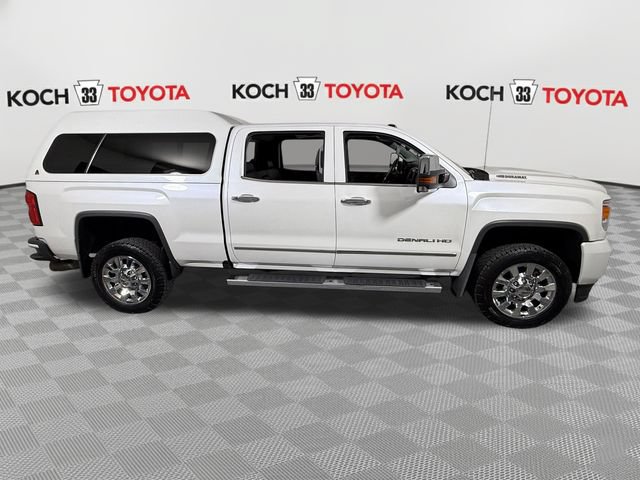 Used 2018 GMC Sierra 2500 Denali w/ Duramax Plus Package AWD/4WD image 9