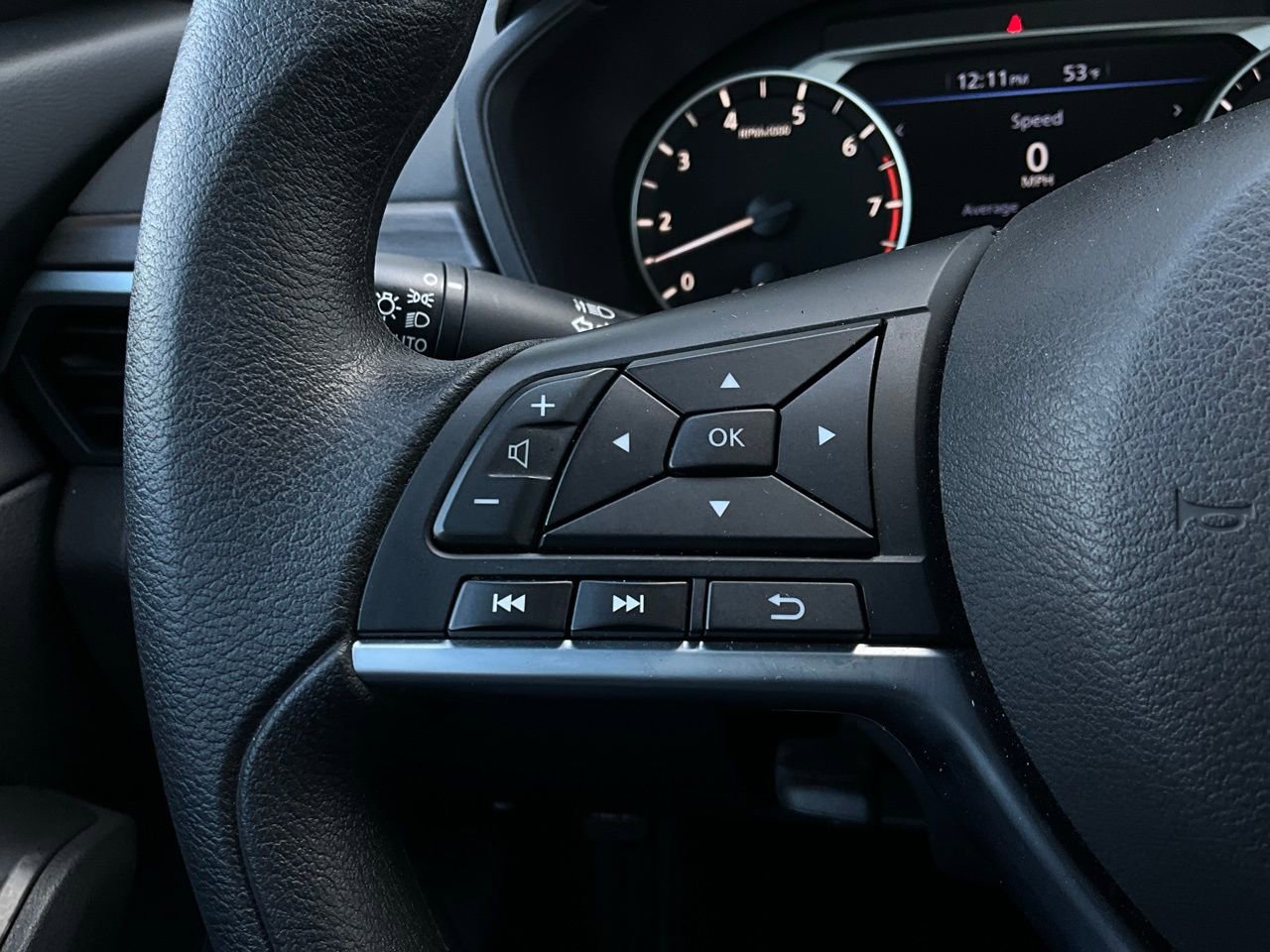 Used 2025 Nissan Altima 2.5 SV image 32