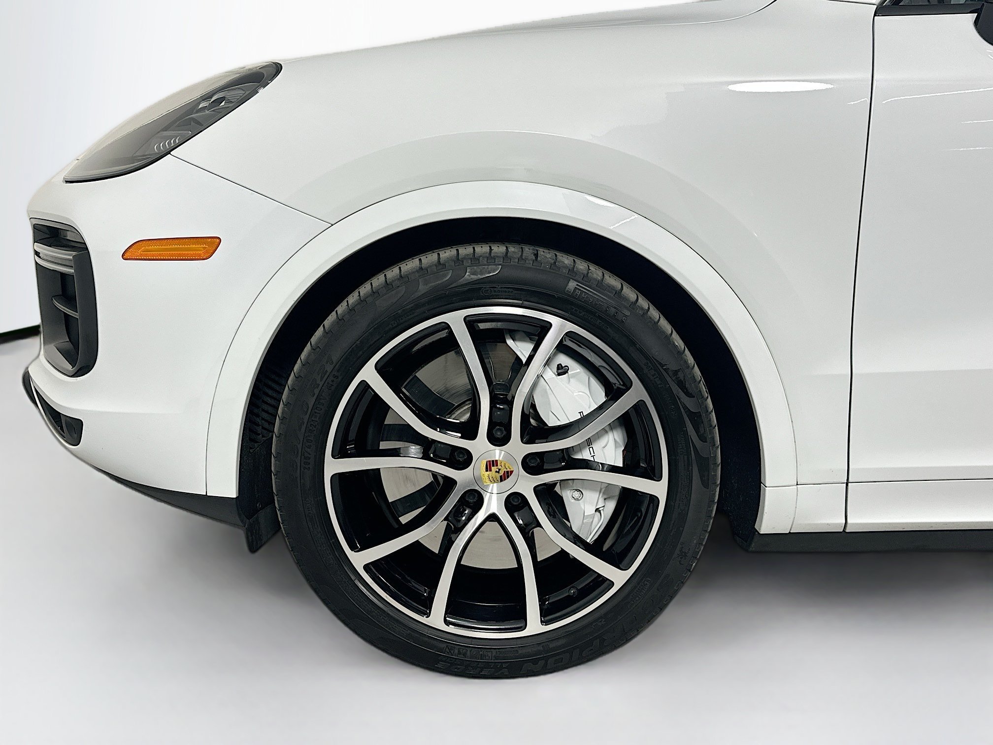 Used 2019 Porsche Cayenne Turbo w/ Premium Plus Package AWD/4WD image 17