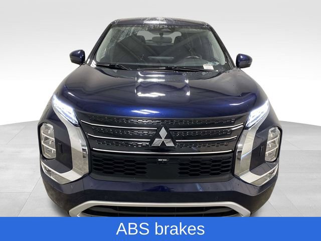 Used 2024 Mitsubishi Outlander SE image 7