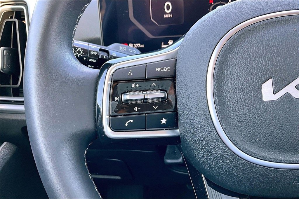 Used 2025 Kia Sorento SX image 20