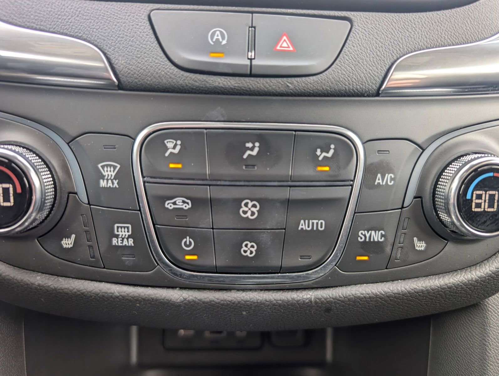 Used 2024 Chevrolet Equinox LT image 19