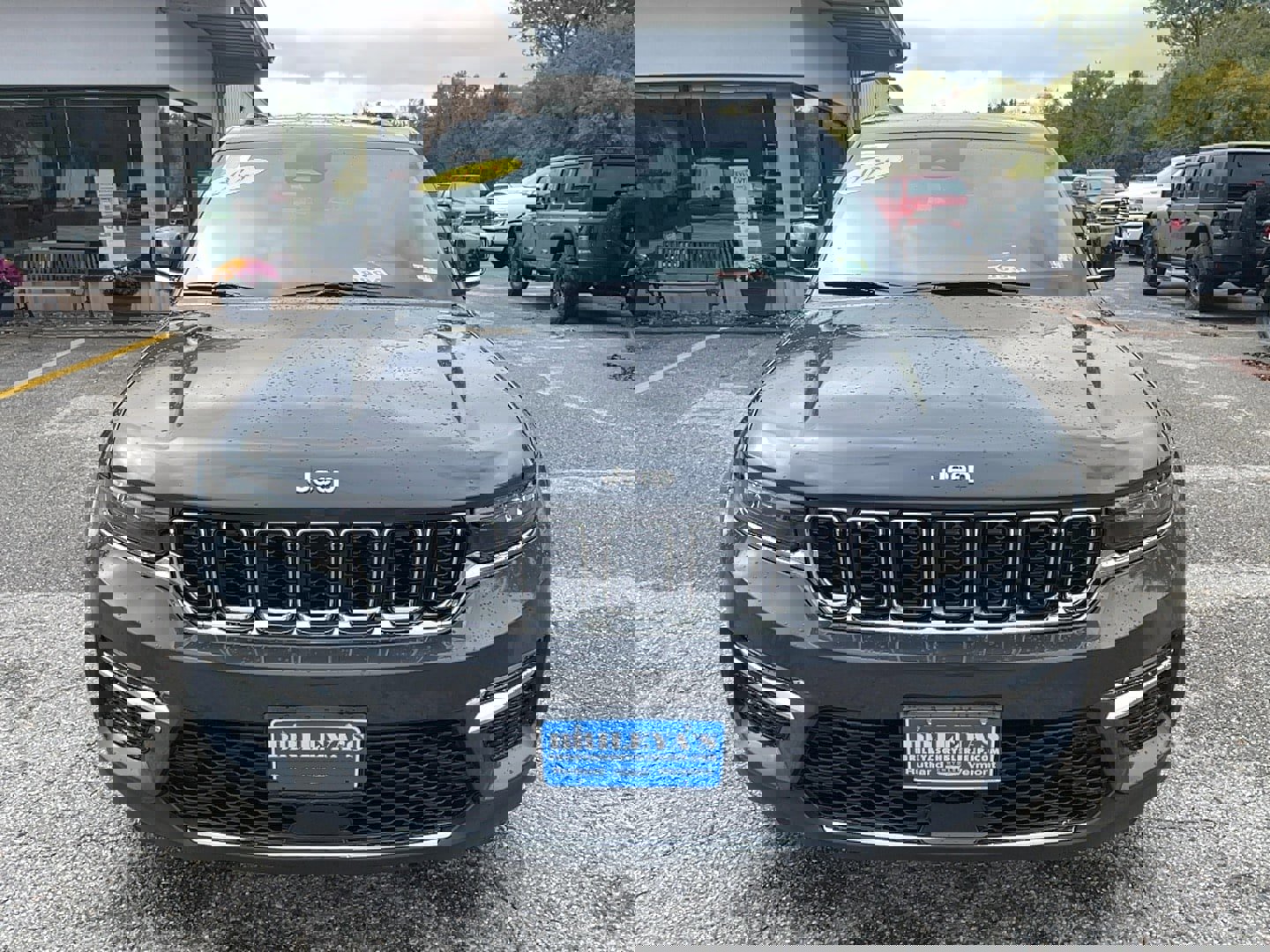 New 2025 Jeep Grand Cherokee Limited w/ Trailer Tow Package image 2