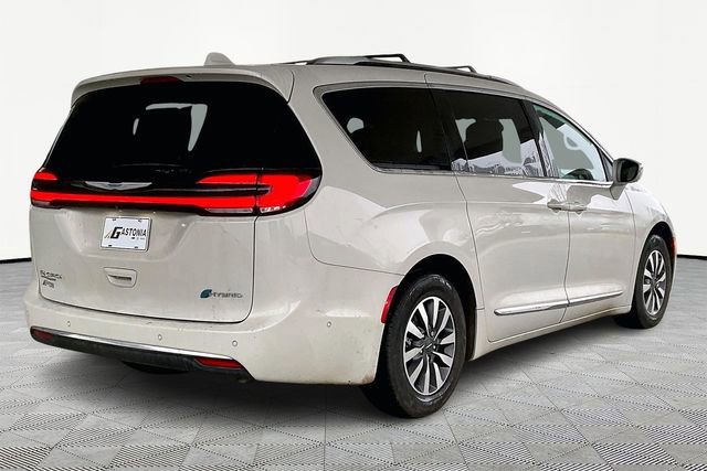 Used 2021 Chrysler Pacifica Limited w/ Uconnect Theater Family Group image 5