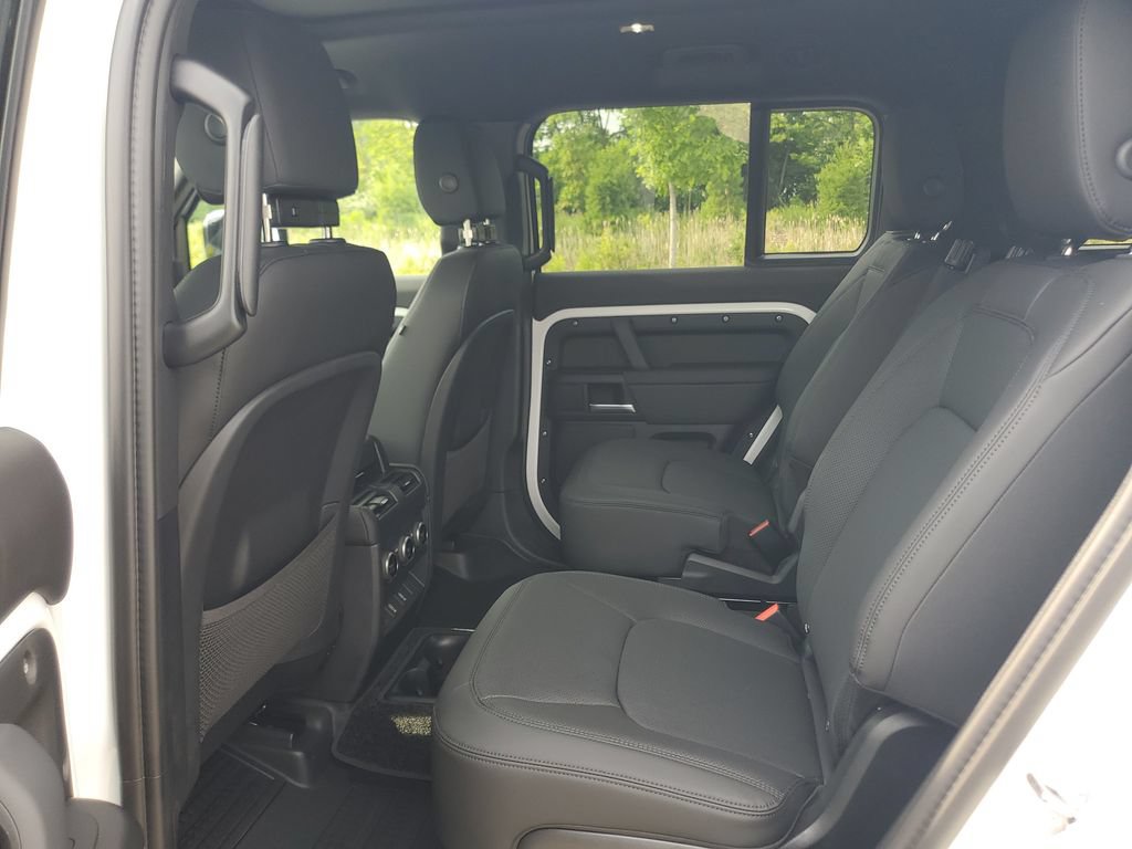 New 2026 Land Rover Defender 130 X-Dynamic SE AWD/4WD image 25