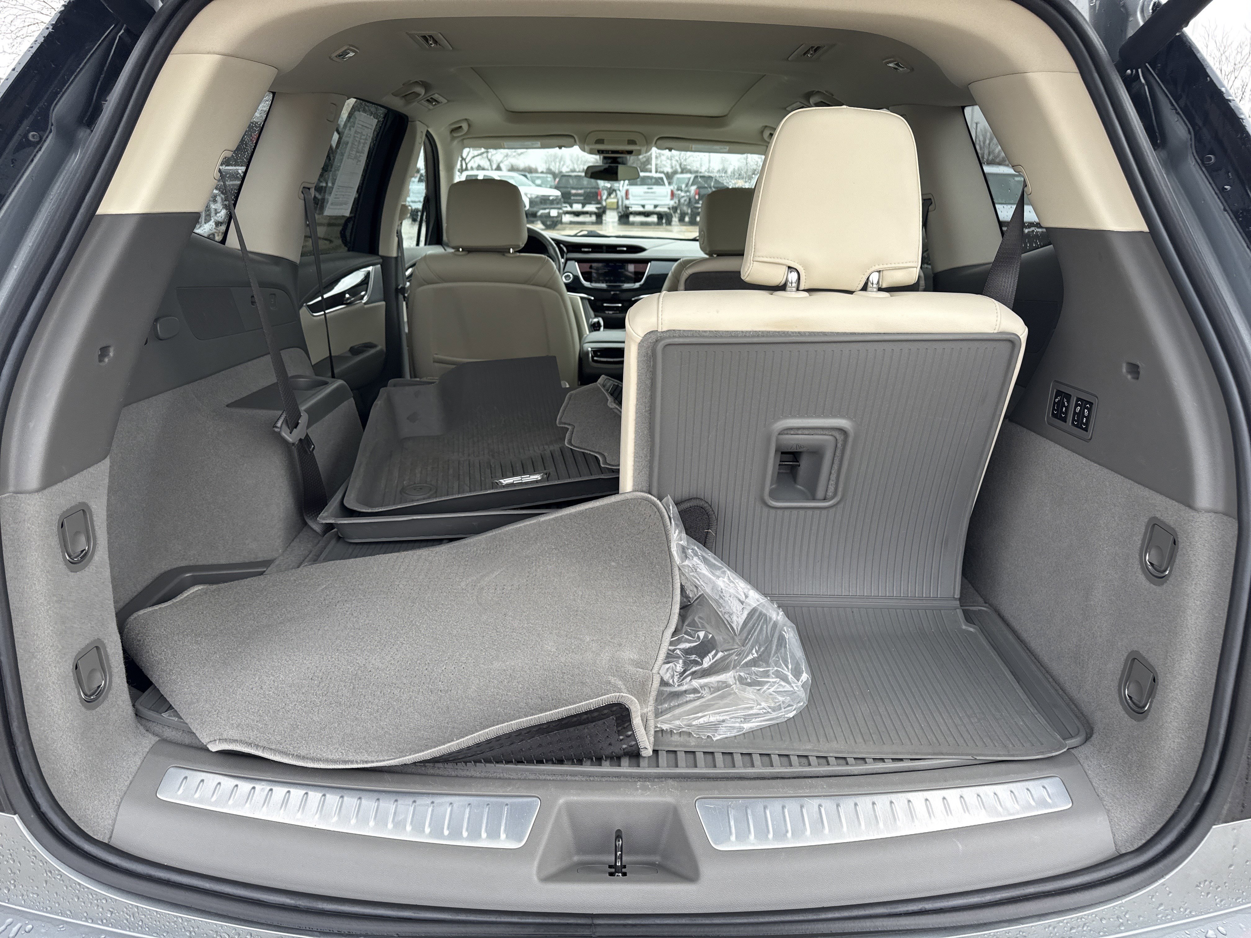 Certified 2024 Cadillac XT6 Premium Luxury w/ LPO, Floor Liner Package image 7