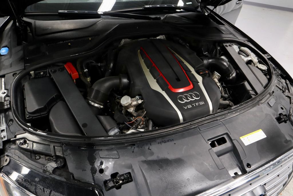 Used 2013 Audi S8 4.0T w/ Driver Assistance Pkg image 16