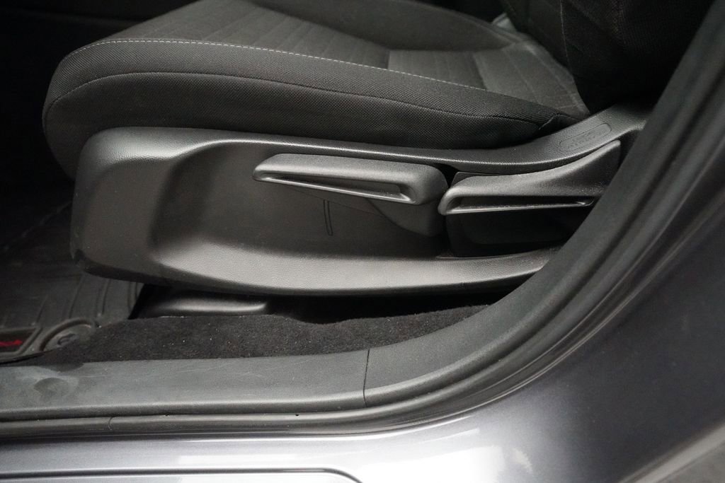 Used 2023 Honda HR-V LX image 28