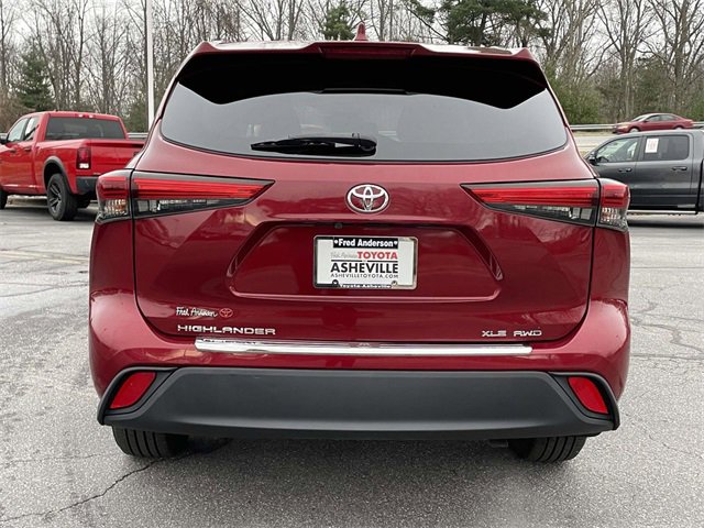 Used 2020 Toyota Highlander XLE image 4
