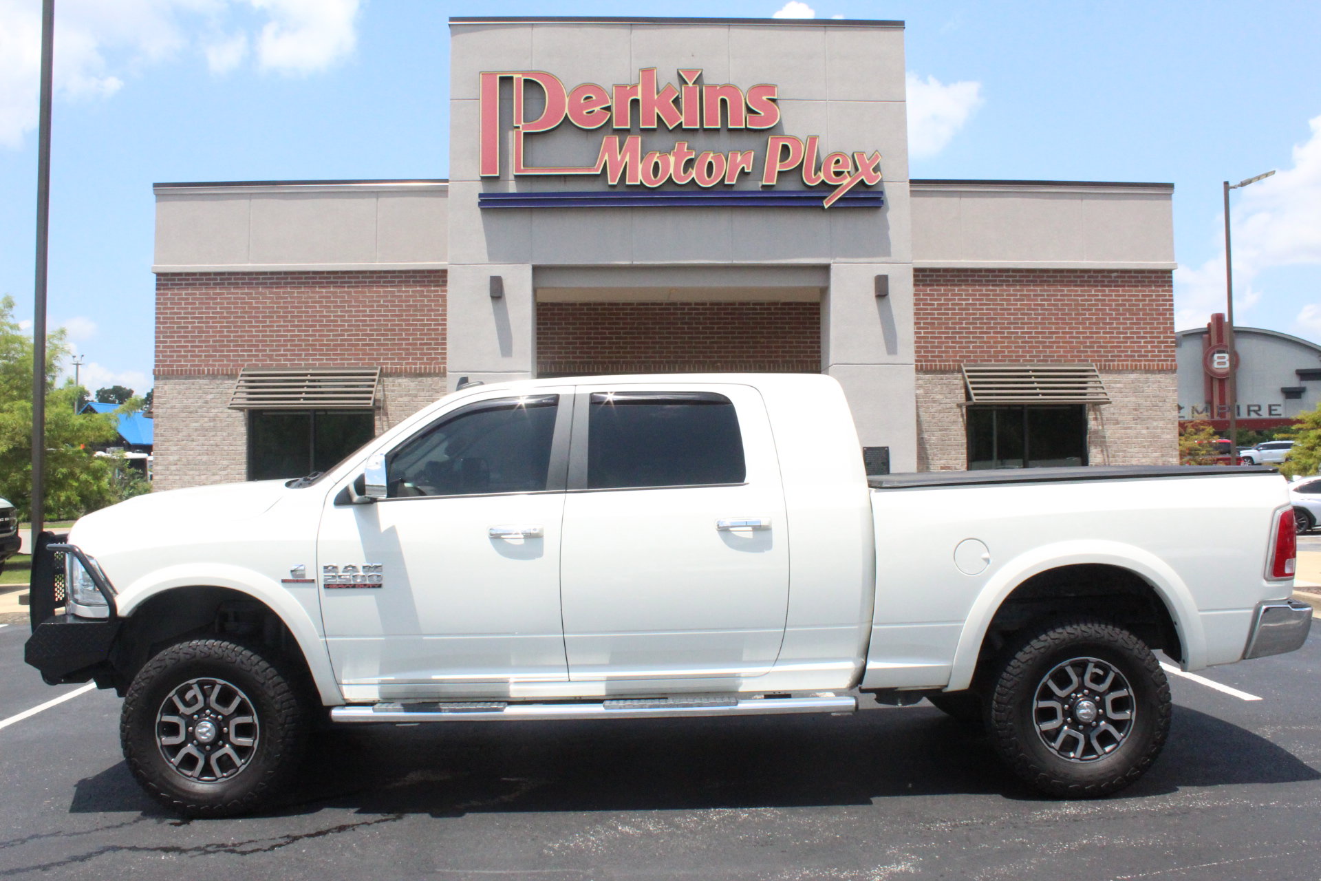 Used 2017 RAM 2500 Laramie w/ Convenience Group AWD/4WD image 9