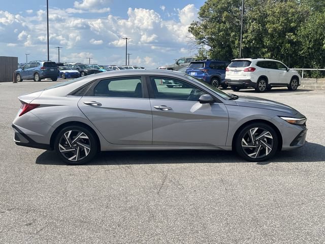 Certified 2025 Hyundai Elantra SEL FWD image 14