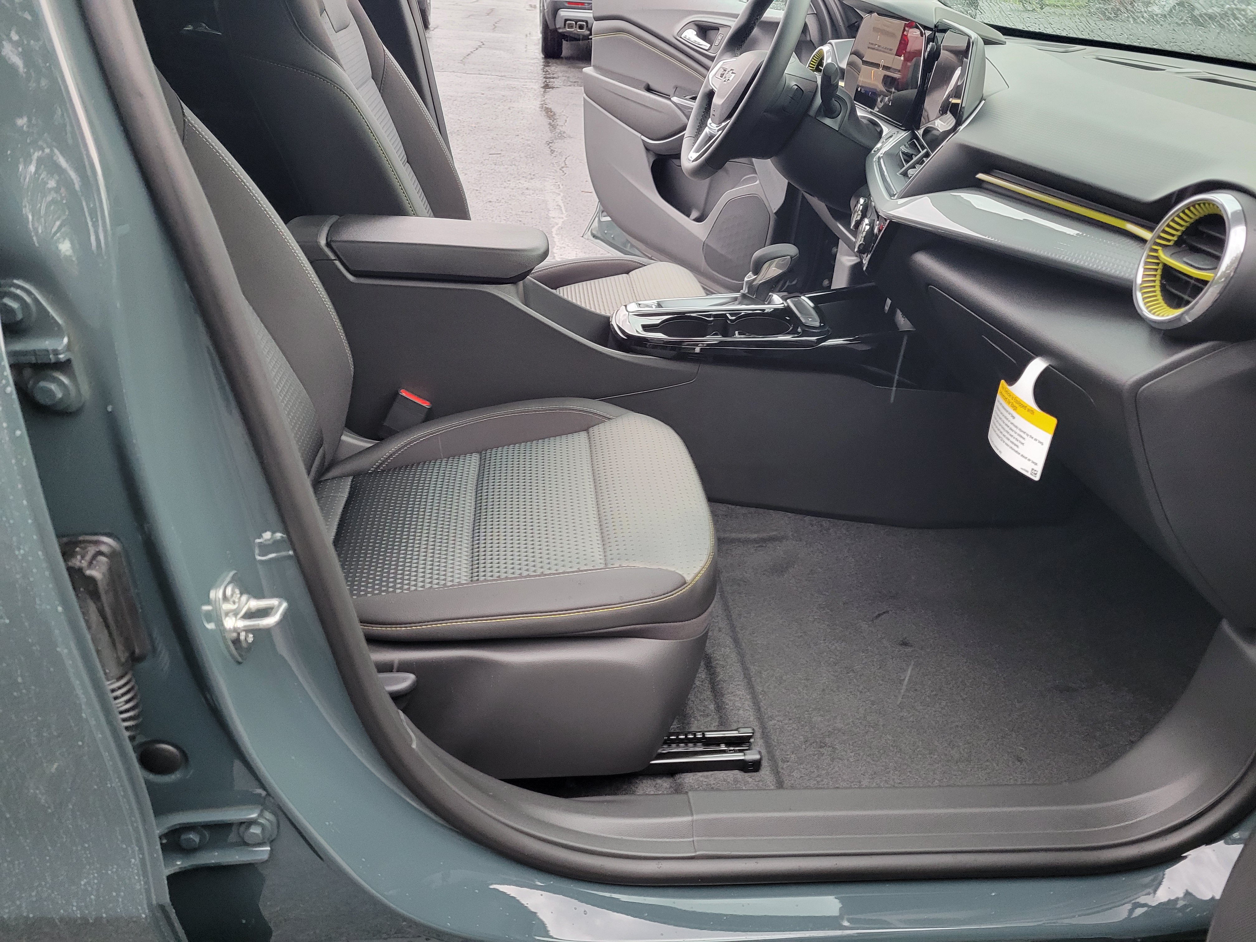 New 2026 Chevrolet Trax LT w/ Driver Confidence Package FWD image 26