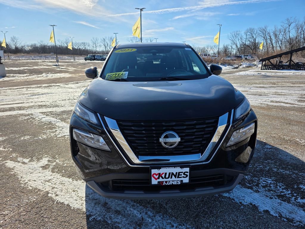 Used 2023 Nissan Rogue SV image 4
