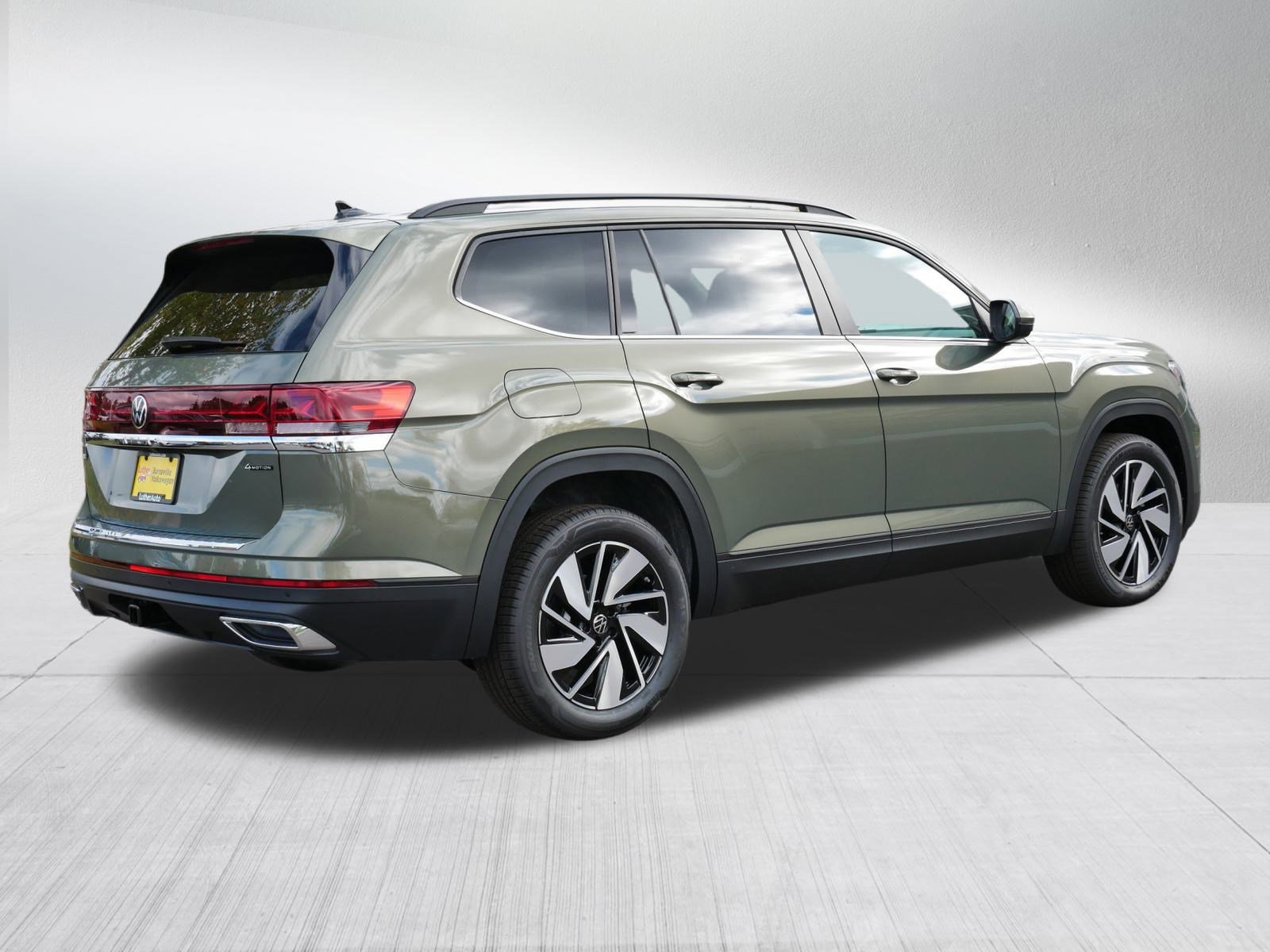 New 2026 Volkswagen Atlas Cross Sport SEL Premium R-Line image 4