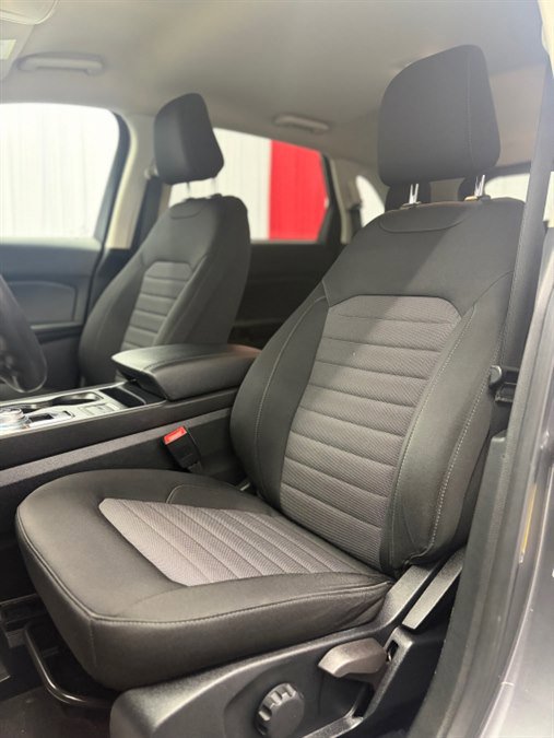 Used 2022 Ford Edge SE w/ Black Appearance Package image 12