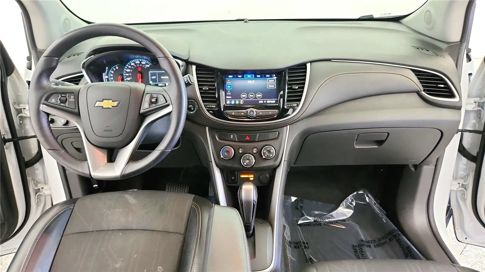 Used 2022 Chevrolet Trax LT w/ Driver Confidence Package AWD/4WD image 34