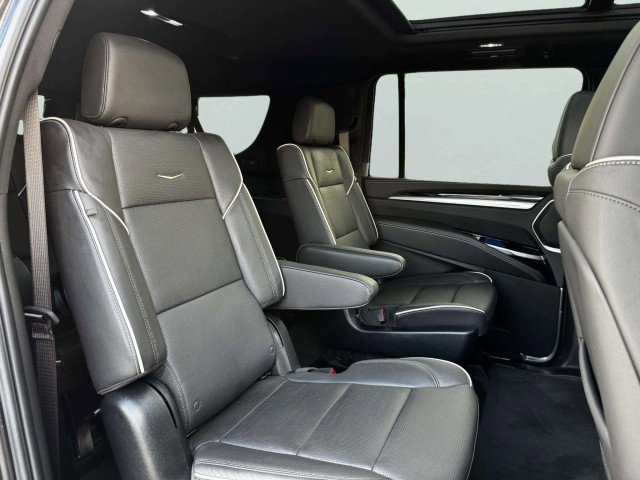 Used 2025 Cadillac Escalade ESV Sport w/ Touring Package image 44