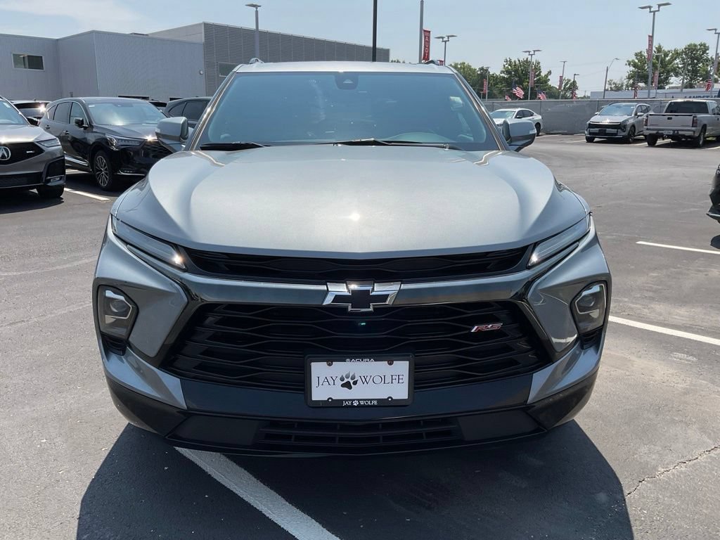 Used 2023 Chevrolet Blazer RS w/ Driver Confidence II Package AWD/4WD image 2