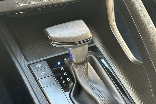 Used 2025 Hyundai Elantra Sport image 21